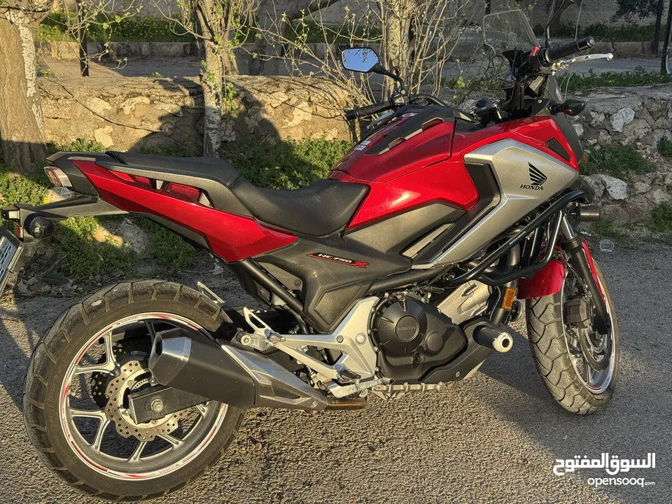 هوندا NC750X مميزة ونظيفة للبيع - نفس دراجة الأمن العام الجديدة