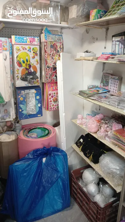 بيع المحل كامل مع رفوف بسبب الظروف