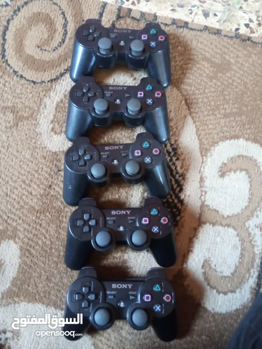 ايدي PS3 كلهم اصليات مية بالمية ولا وحدة تقليد الحبة ب9د شغالات ولاغلطة فحص كامل