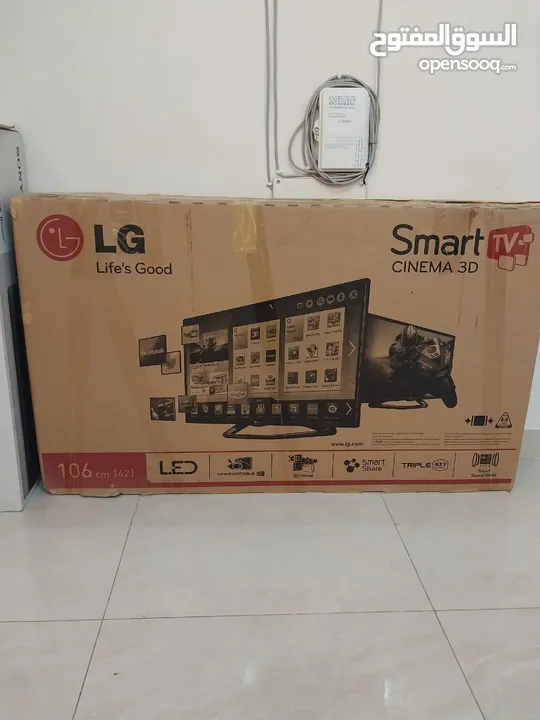 LG 3D Smart Cinema LED TV 42 inch with Magic Remote and 4 pc of 3D Classes