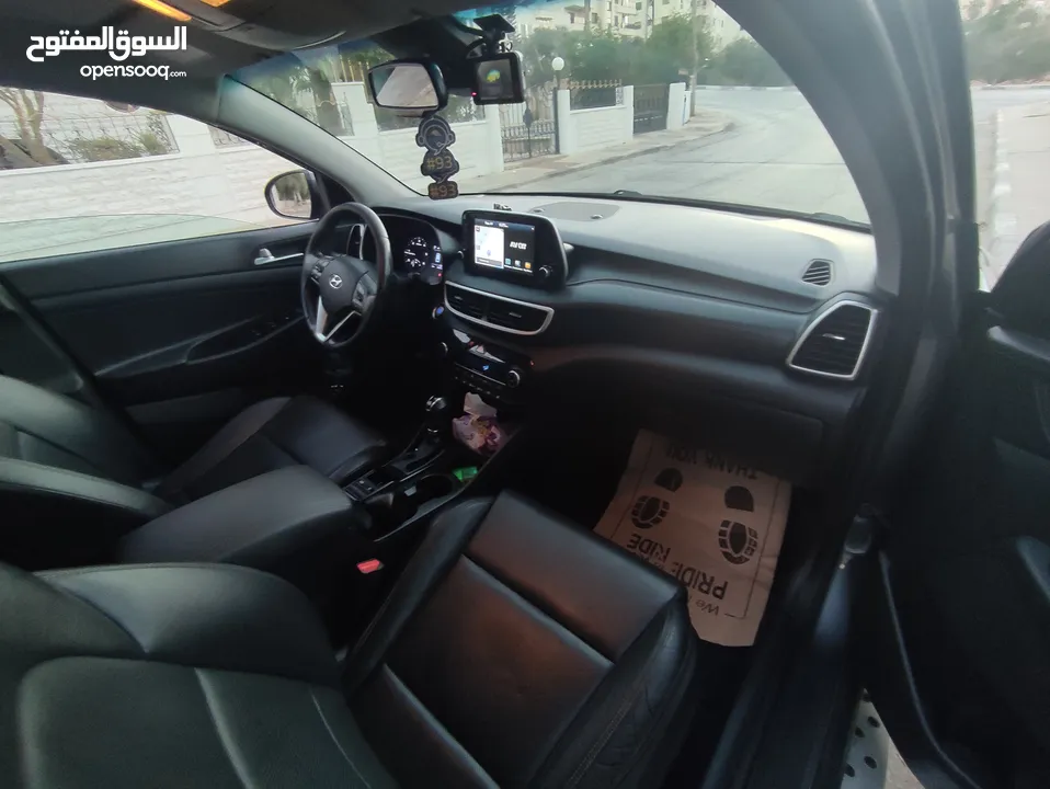 هونداي توسان 2020ترخيص2019 فل ماعدا الفتحة للبيع بسعر مغري ع الكاش عداد اصلي 80000كم فقط