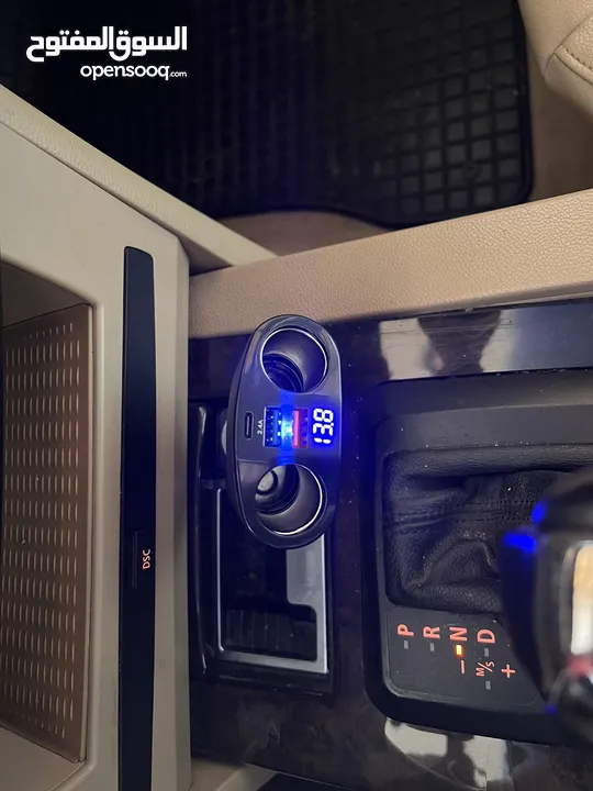 قطعة لمدخل الولاعة يوجد فيها مداخل usb و type c و مدخلين آخرين كمدخل الولاعة