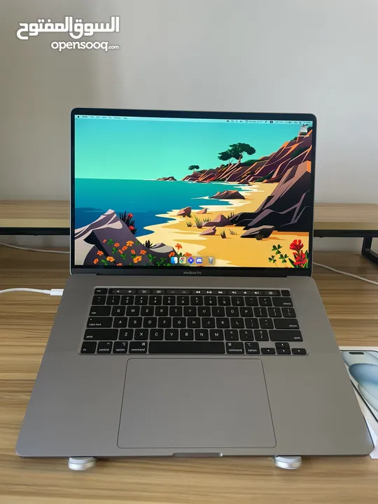 MACBOOK PRO 16” 2019 - CORE i7 - 32GB RAM - RADEON PRO 4GB GRAPHICS