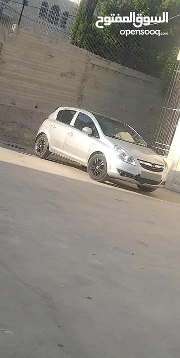 سيارة اوبل كورسا موديل 2010 للبيع