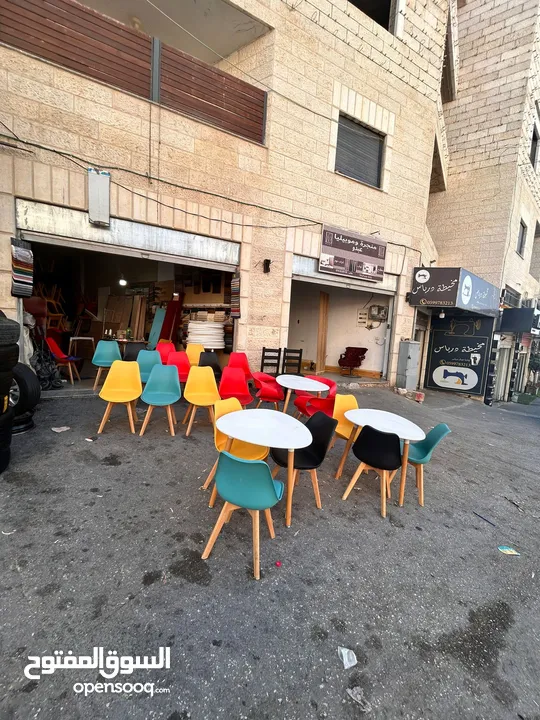 تنجيد وتفصيل كنبايات ومتوفر طاولات وكراسي