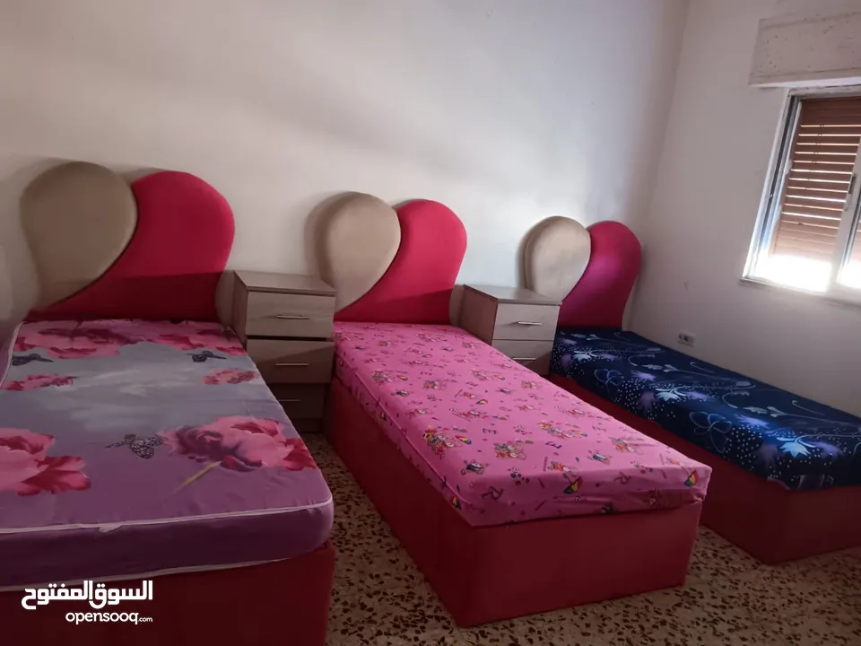 ثلاثة تخوت مفرد بنظام صندوق لتخزين الصندوق كبير مع كمدينة عدد اثنتان مع الفرشات