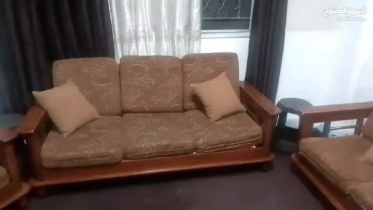 كنب خششب زان مستعمل بحاله وكاله