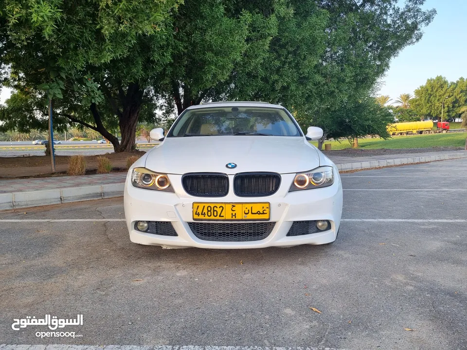 BMW 323i من المستخدم الأول وكالة عمان 6سلندر تنفس طبيعي من دون توربو