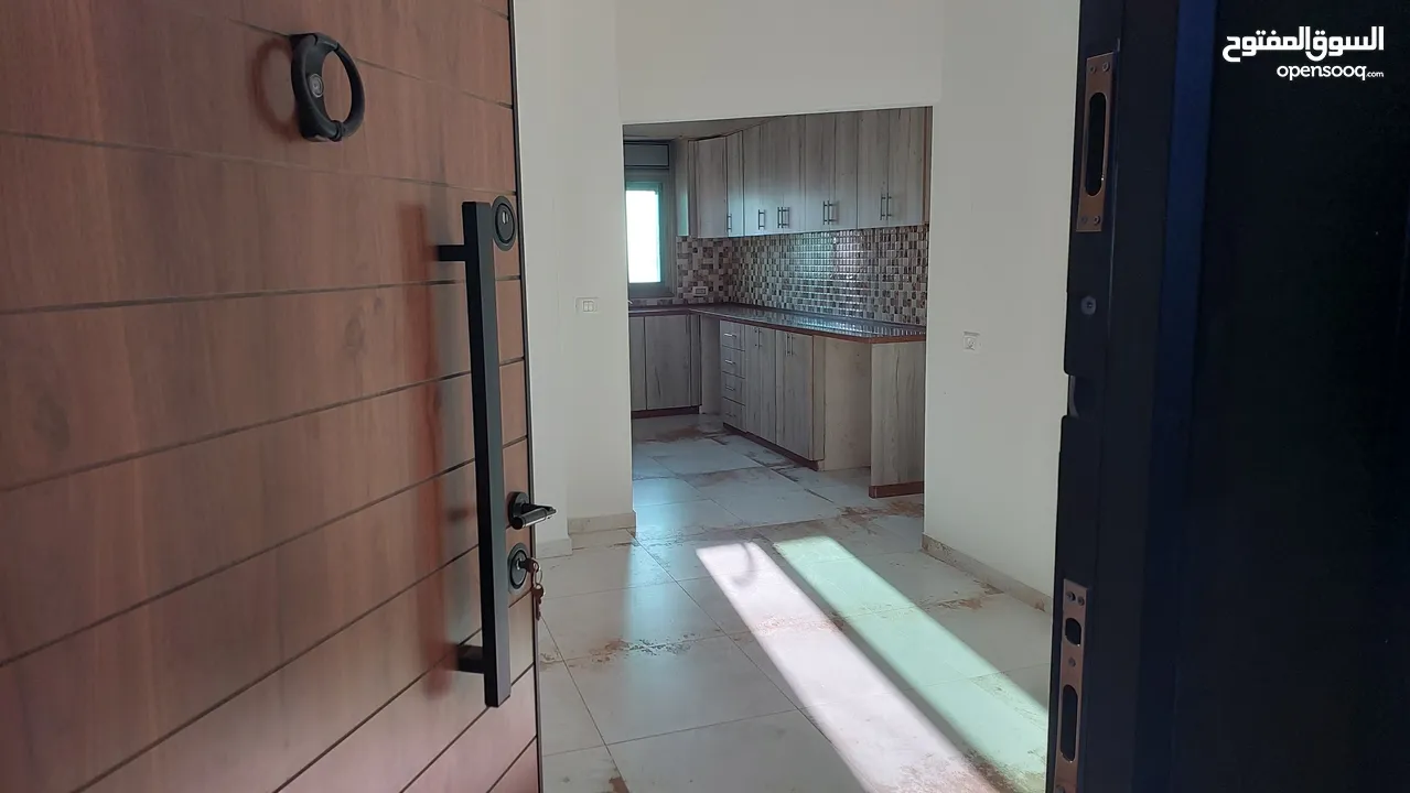 شقة للإيجار طابق ثالث