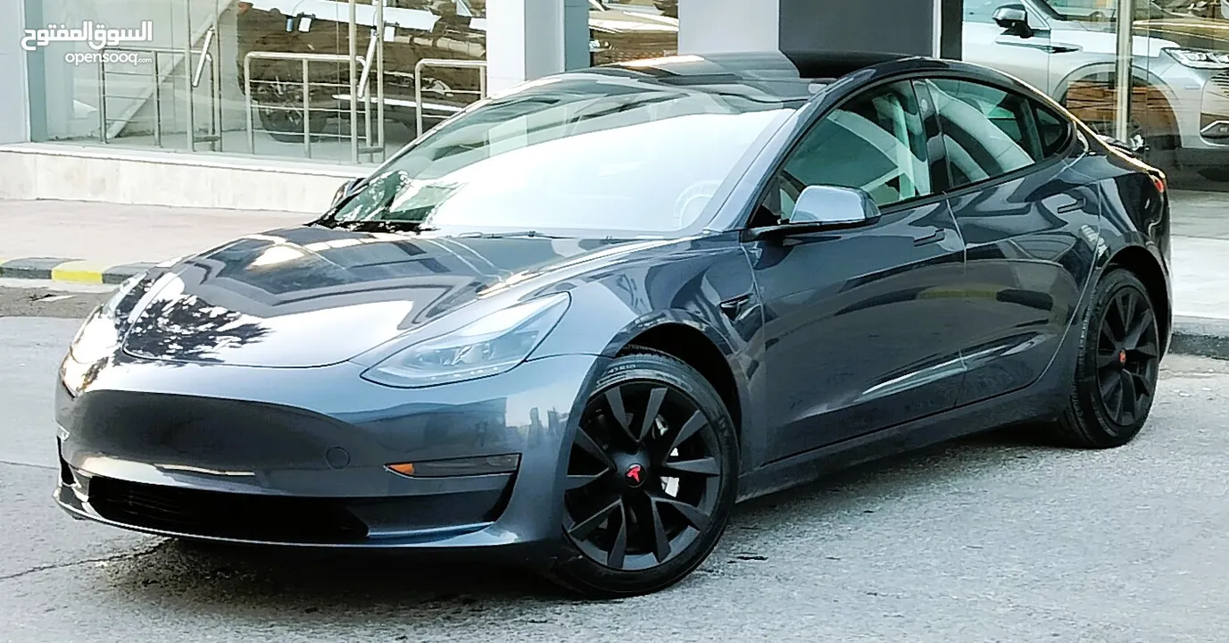 تيسلا 2023 MODEL 3 فحص كامل 4 جـيـد ممشى قليل 20 الف بحالة الوكالة لون فيراني مميز بسعر محرووق ولقطة
