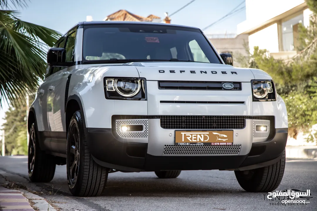 Land Rover Defender 2022 Plug in hybrid Black Package   السيارة وارد المانيا و قطعت مسافة 18,000