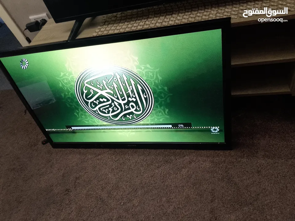 شاشه سامسونج Lcd عاديه وليست سمارت حجم 43 بوصه  حبه نظيفه جدا