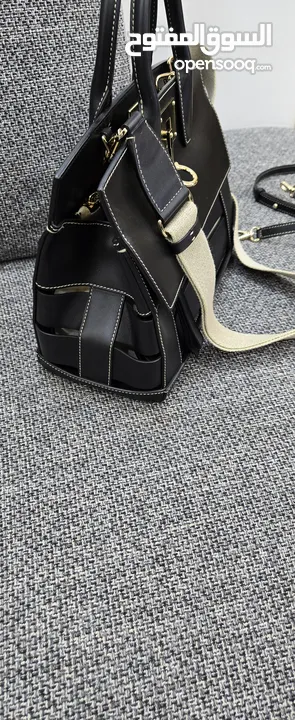 شنطة جلد طبيعي ( salvatore ferragamo calfskin thestudiocagebagsella) صناعة ايطالية