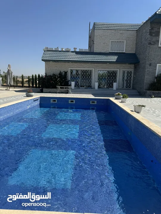 فيلا للبيع على طريق المطار - الطنيب