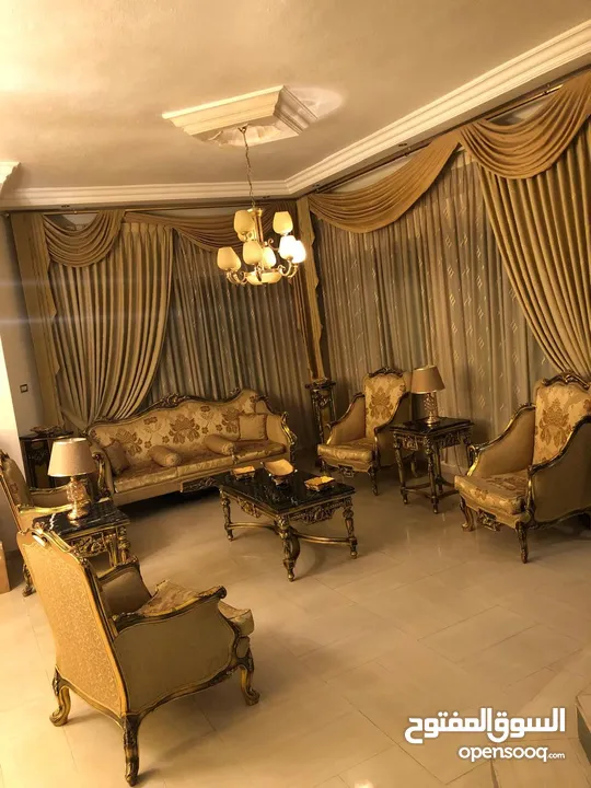 طقم صالون كامل للبيع بحالة ممتازه
