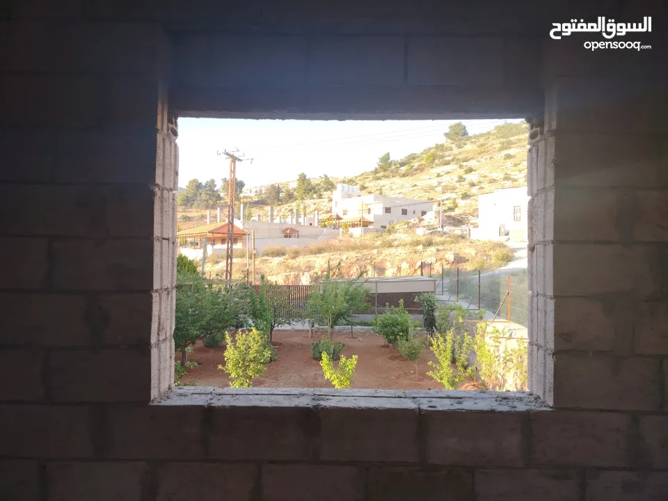 بيت عظم المغاريب واجهة حجر