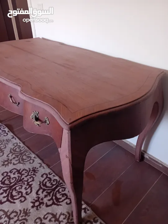 طاولة مكتب مستعمل للبيع