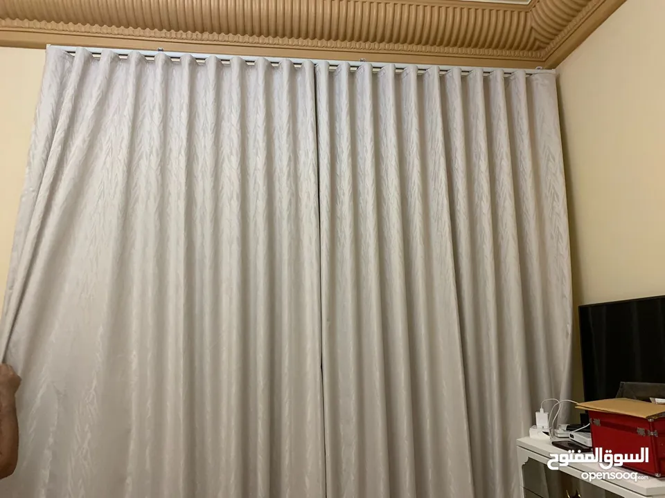 "Stylish curtains, lowest prices, expert touch!  ستائر أنيقة، أقل الأسعار، بلمسة احترافية!"