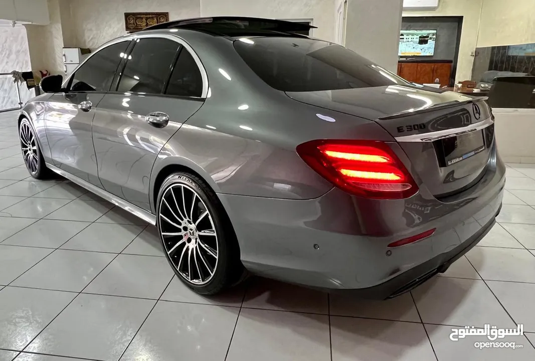 Mercedes Benz E300 2017 AMG Kit Night package مميزة جداً