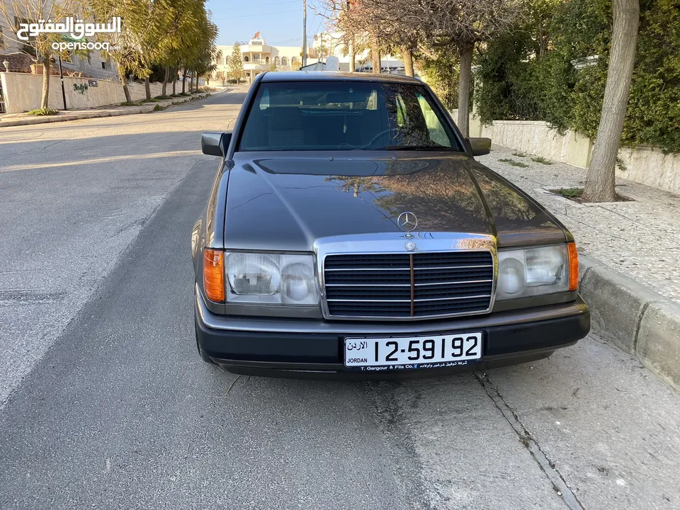 Mercedes Benz E200