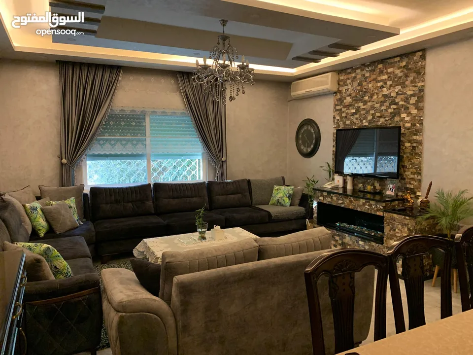 شقة طابق ارضي للبيع بطبربور 212 متر