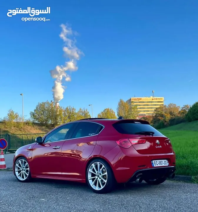 الفا روميو جوليتا