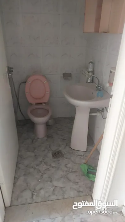 مكتب للايجار في البيره شارع القدس