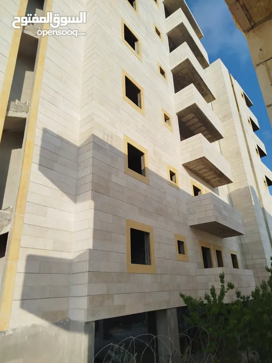 شقتين للبيع بإطلاله جميلة ومنطقة راقية