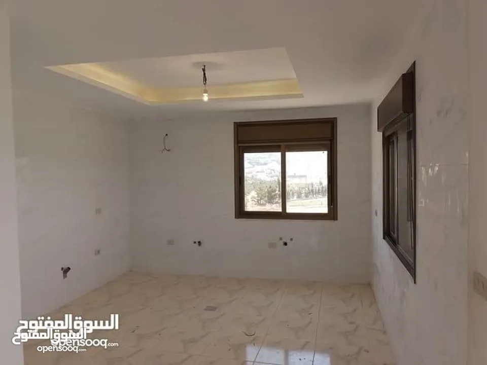 شقة طابقية للبيع في ابو نصير