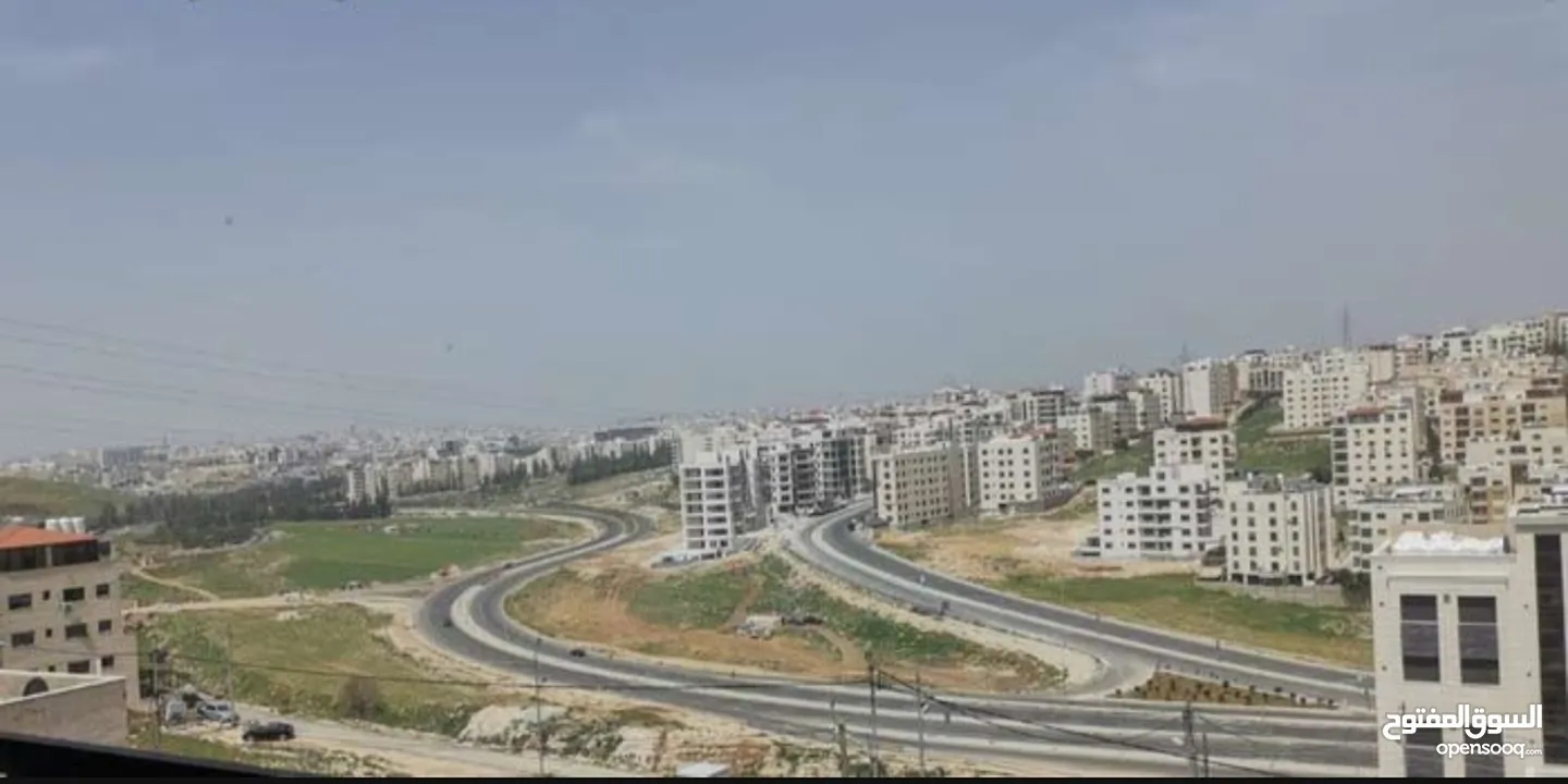 من المالك مباشرة ارض سكنية في حجار النوابلسه مقابل دير غبار وقرب شارع المطار مساحة 422 م2.