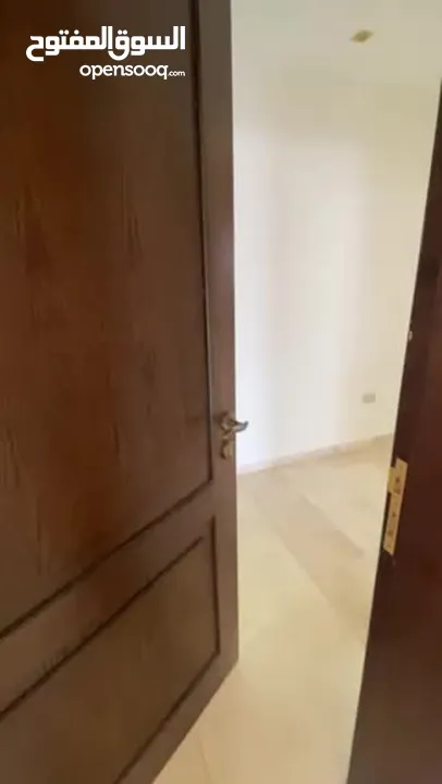 شقة طابقية مميزه جدا   4 نوم ماستر دير غبار مع إمكانية البدل بارض سكن خاص ب عمان الغربية