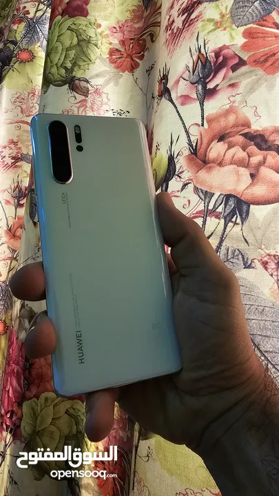 هواوي p30 pro بحاله جدا ممتازه بلا خدوش