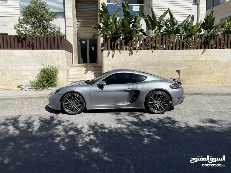 Porsche 718 GT Silver 14,000KM وارد شركة