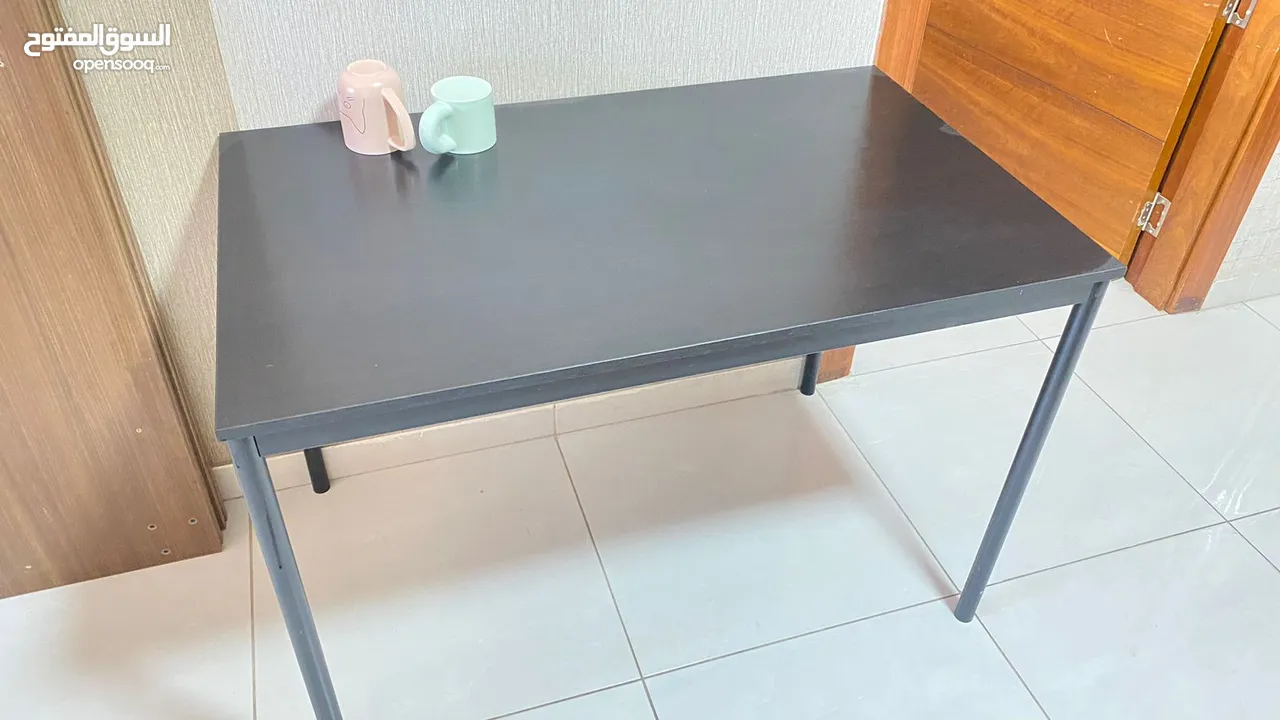 مكتب ايكيا اسود للبيع