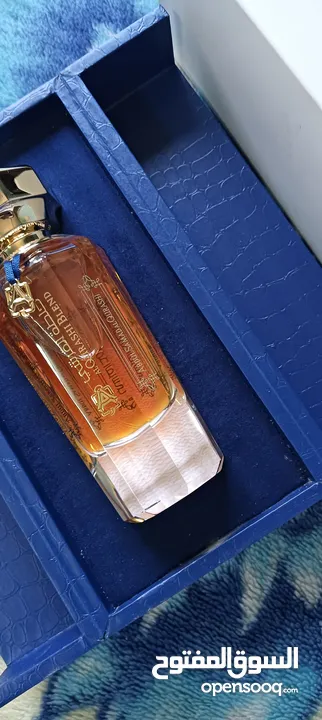 عطر خلطه القرشي جديد90مل للرجال والنساء  مع ستاند خشب لون ازرق