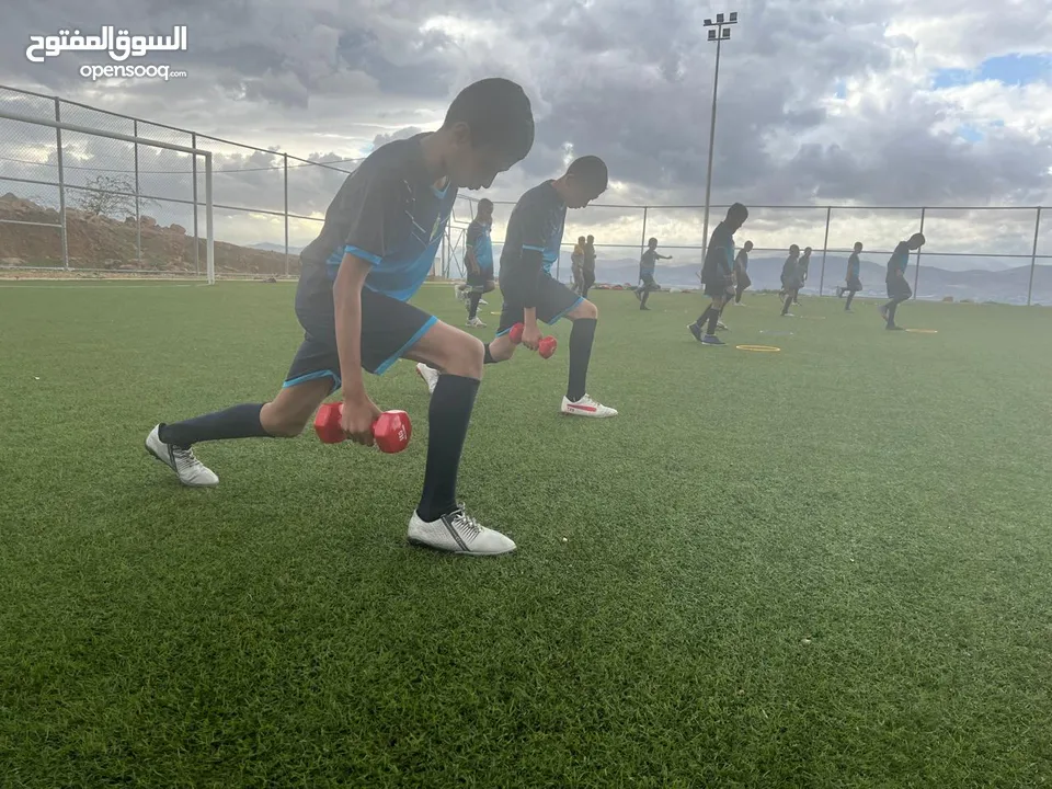 الإنضمام لأكاديمية كرة قدم في عمان