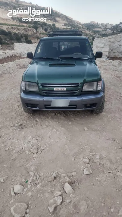 ايسوزو تروبر 1999