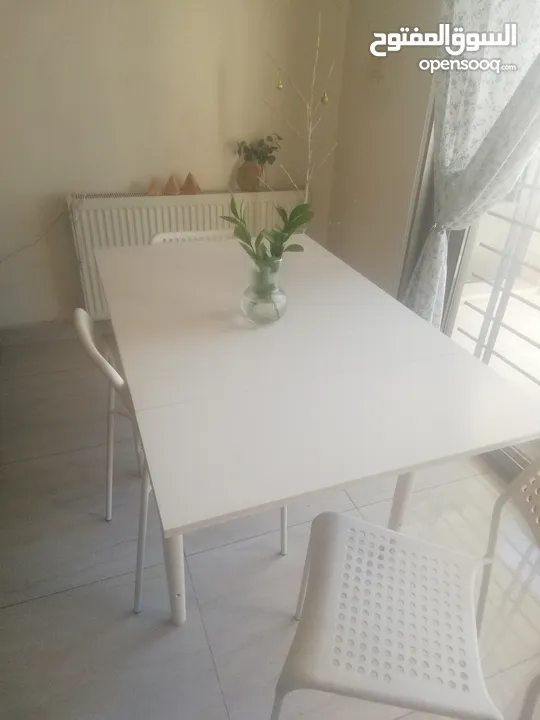طاولة سفرة قابلة للتمديد مع درج تخزين وكراسي من ايكيا IKEA