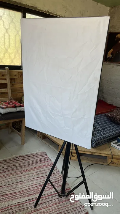 الفلاش ستوديو (Studio Strobe Flash	الطاقة: 200 واط (Watt)
