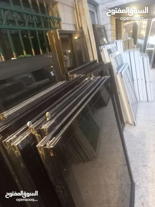شبابيك المنيوم لون برونز زجاج برونز متوفر عدة مقاسات  بحال الوكاله