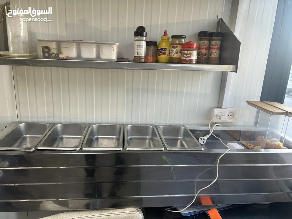 كرفان لبيع مع رخصة جاهز الشغل سعر قابل للتفاوض