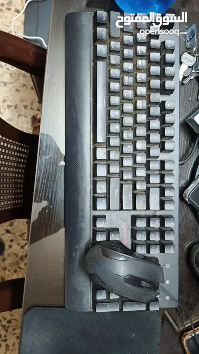 كمبيوتر قيمنق مع ماوس و كيبورد مستعمل للبيع