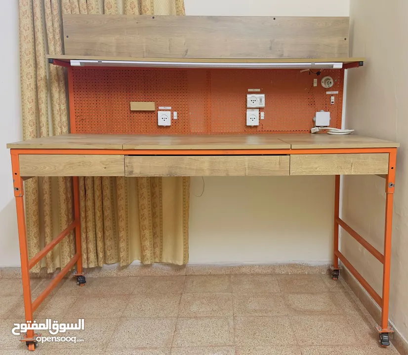 طاولة صيانة موبايل جديد