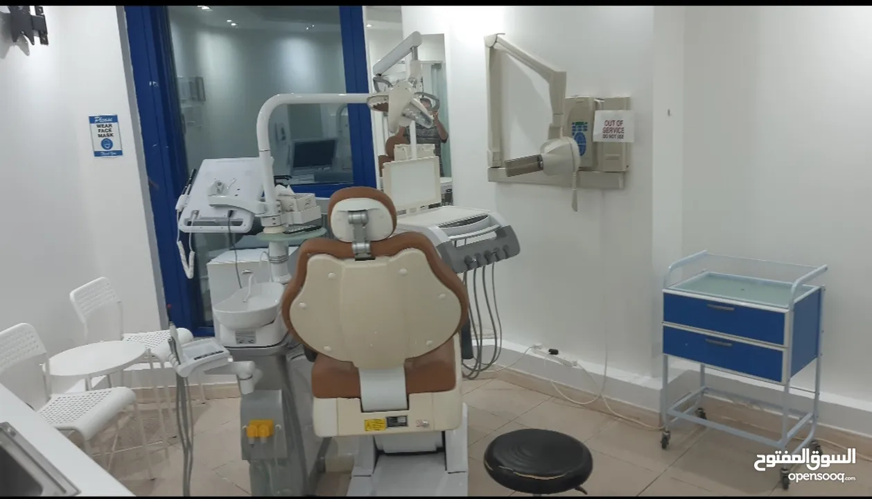 عيادة اسنان مركز طبي للبيع