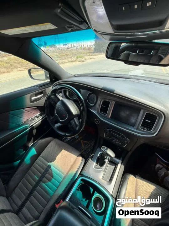 Dodge charger 2019 gt option (super track back).