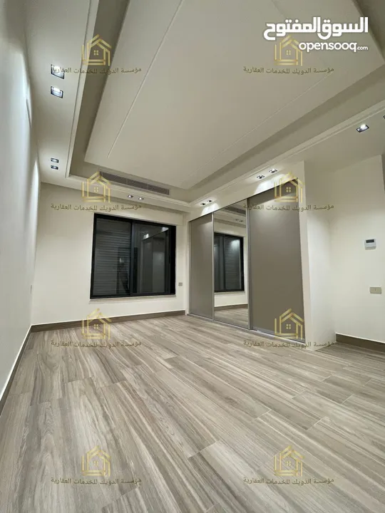 شقة فاخرة - لم تسكن - 4نوم 2ماستر - 230م - ارضية - ترس - موقع هادئ ومميز