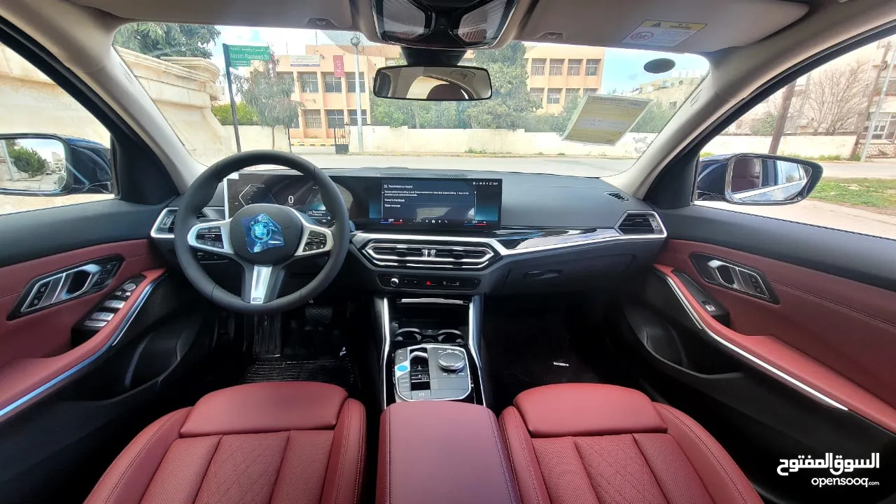 BMW i3 eDrive 35L EV 2024 --------> قوة محرك الكهرباء340 حصان