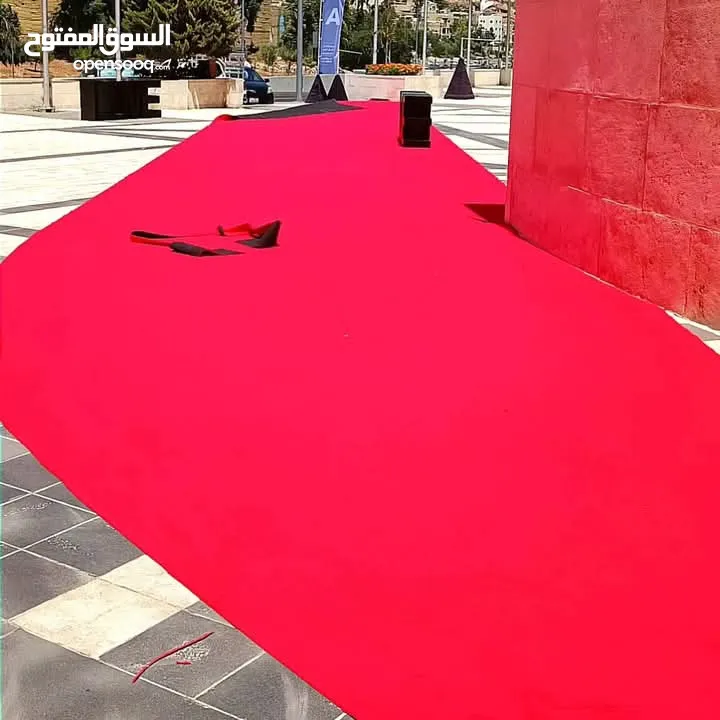 فني تركيب جميع أنواع الموكيت-فني تركيب أرضيات باركيه خشب-تركيب أرضيات bvc-عشب صناعي -بلاط موكيت