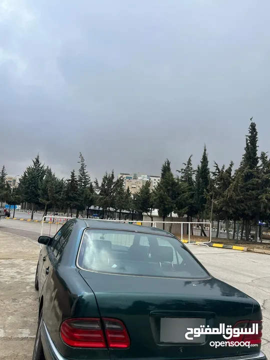 مرسيدس للبيع قرش ونص  مرخص سنه سبب البيع خارج البلد