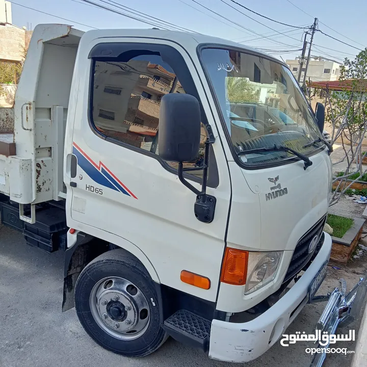 Hyundai Mighty dump truck